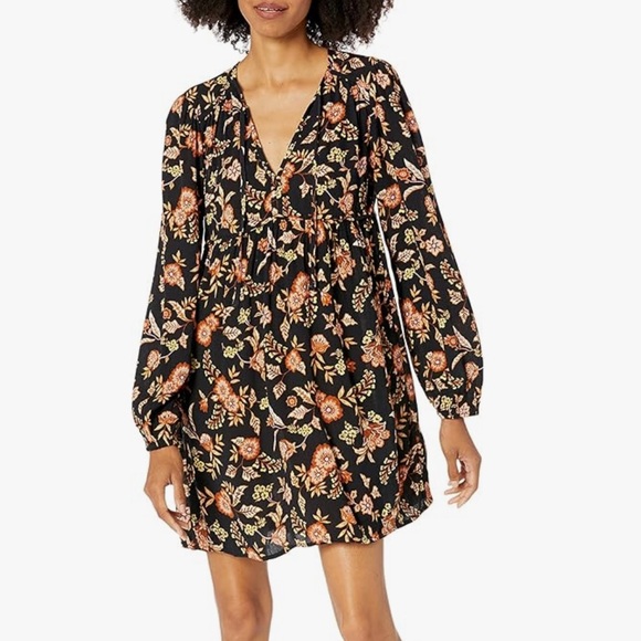 Billabong Dresses & Skirts - Billabong L Black Floral Long Sleeve Crinkle Hearts Desire Mini Dress